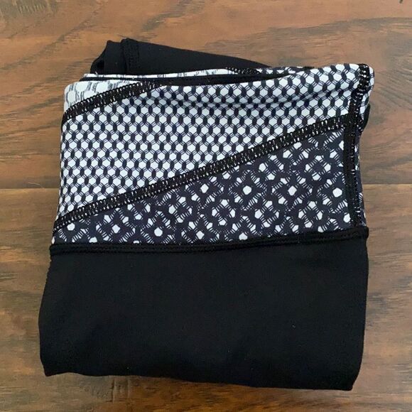 Lululemon Black With Print Cropped Leggings Gym Workout Athletic Athleisure - Picture 1 of 11